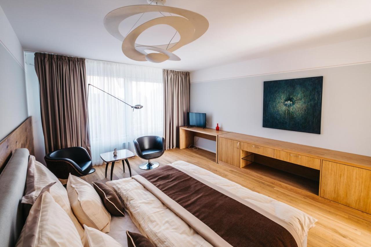 Boutique Hotel Corso Revnice ภายนอก รูปภาพ