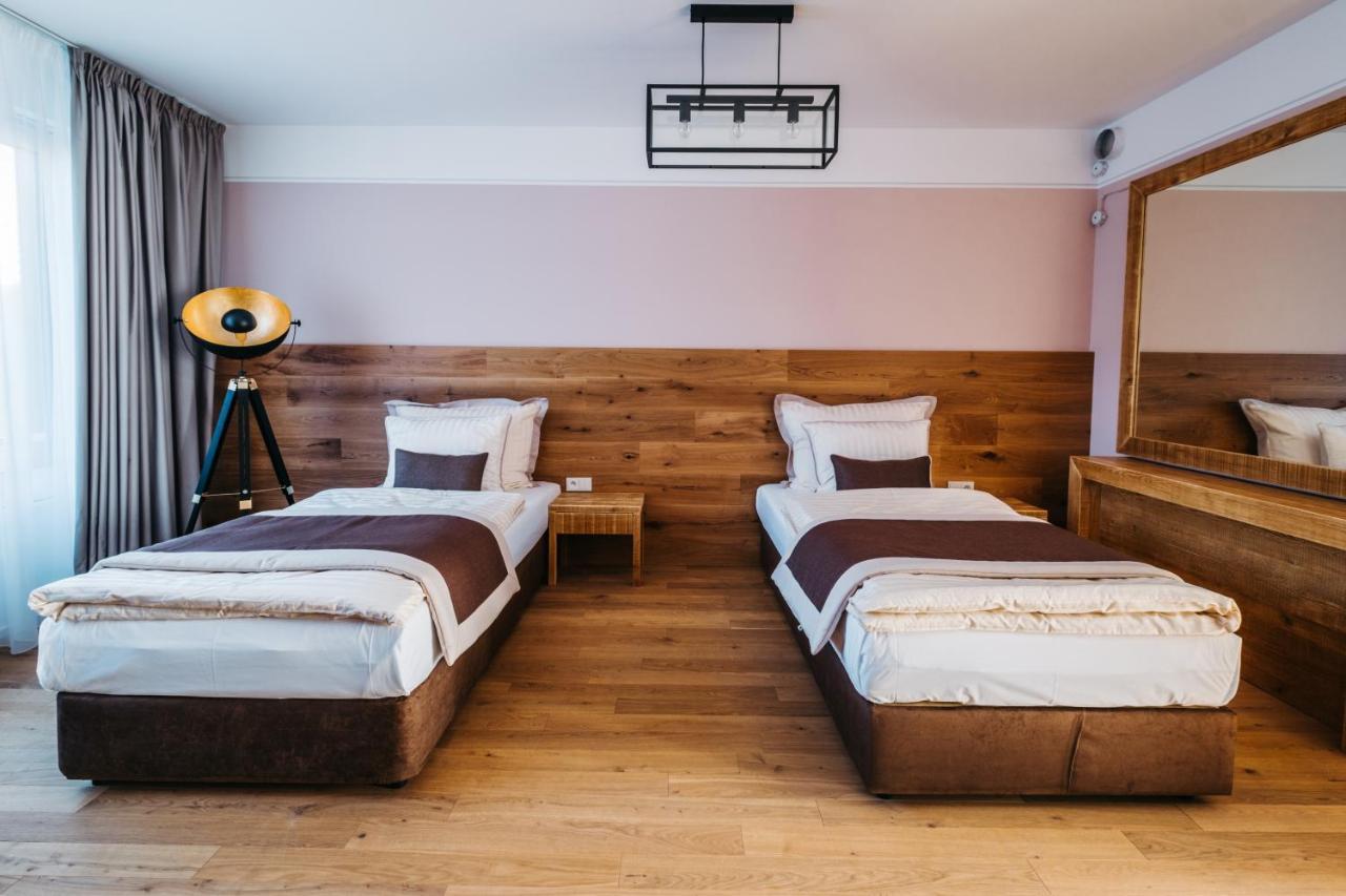 Boutique Hotel Corso Revnice ภายนอก รูปภาพ