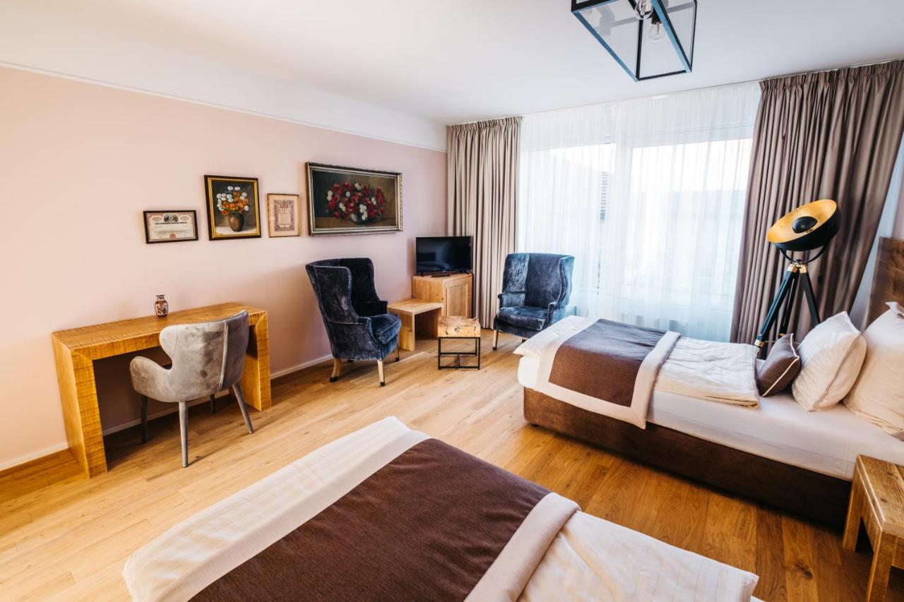 Boutique Hotel Corso Revnice ภายนอก รูปภาพ